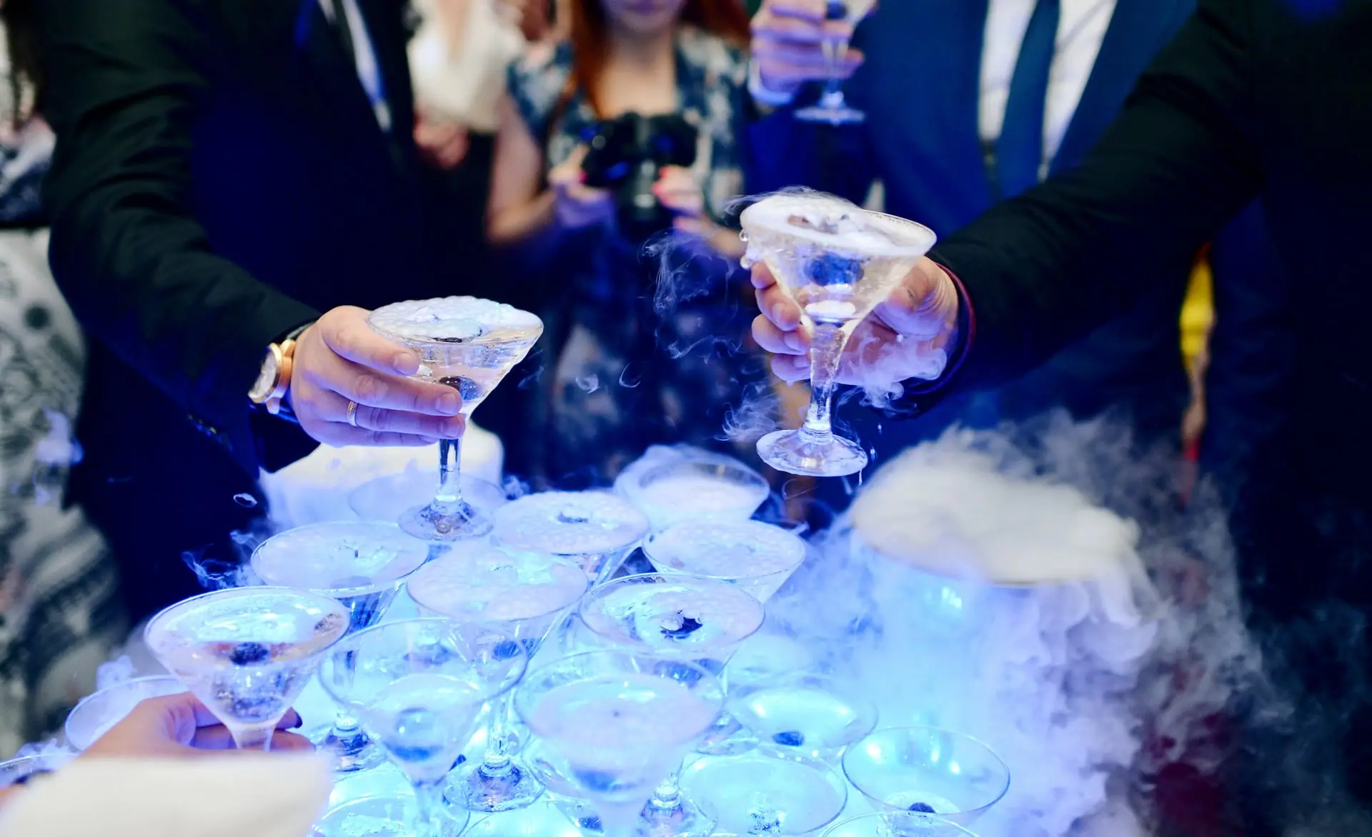 Coupes fumantes servies en fin de cocktail dînatoire