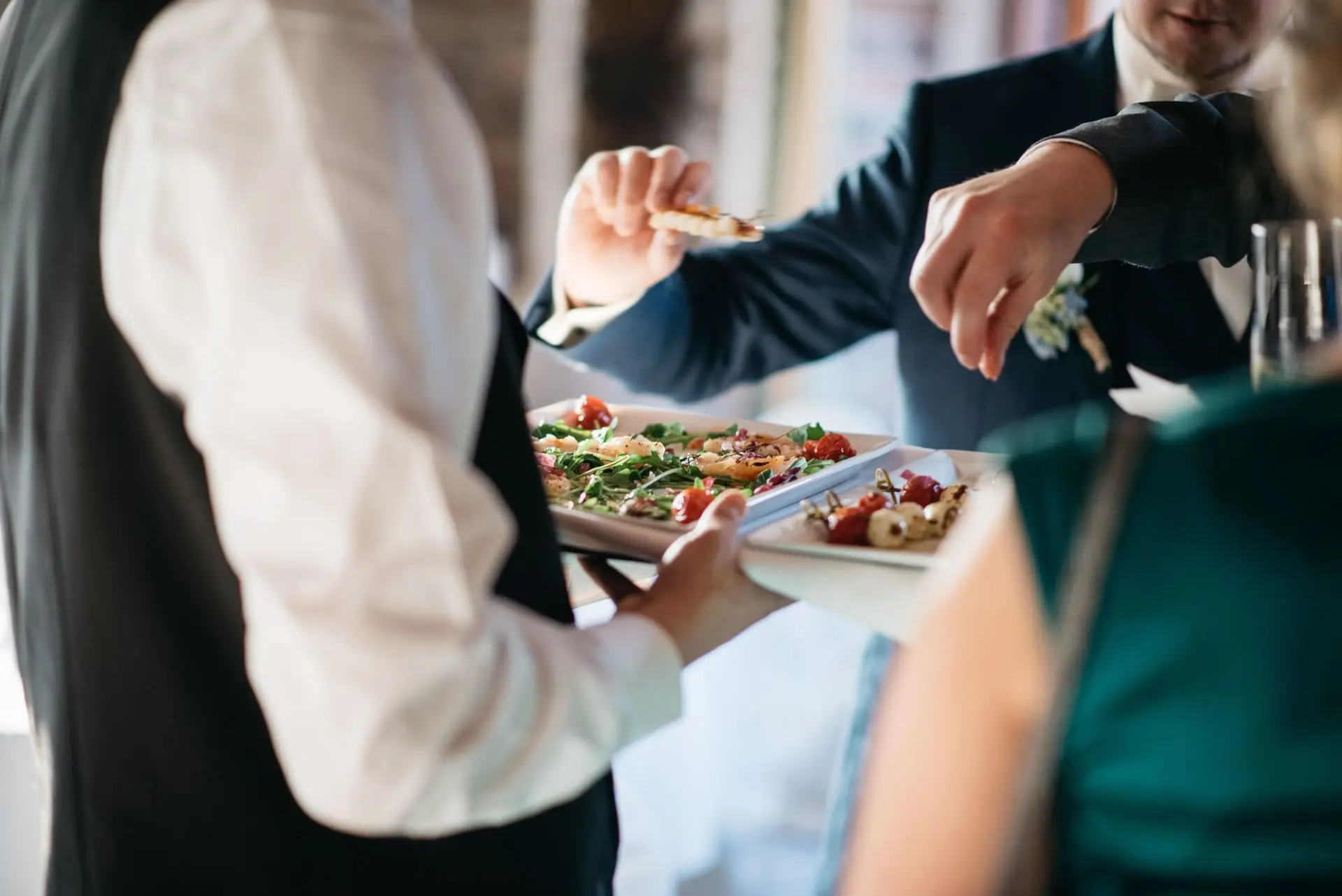 Pièces végétales passées au plateau lors d'un cocktail d'entreprise